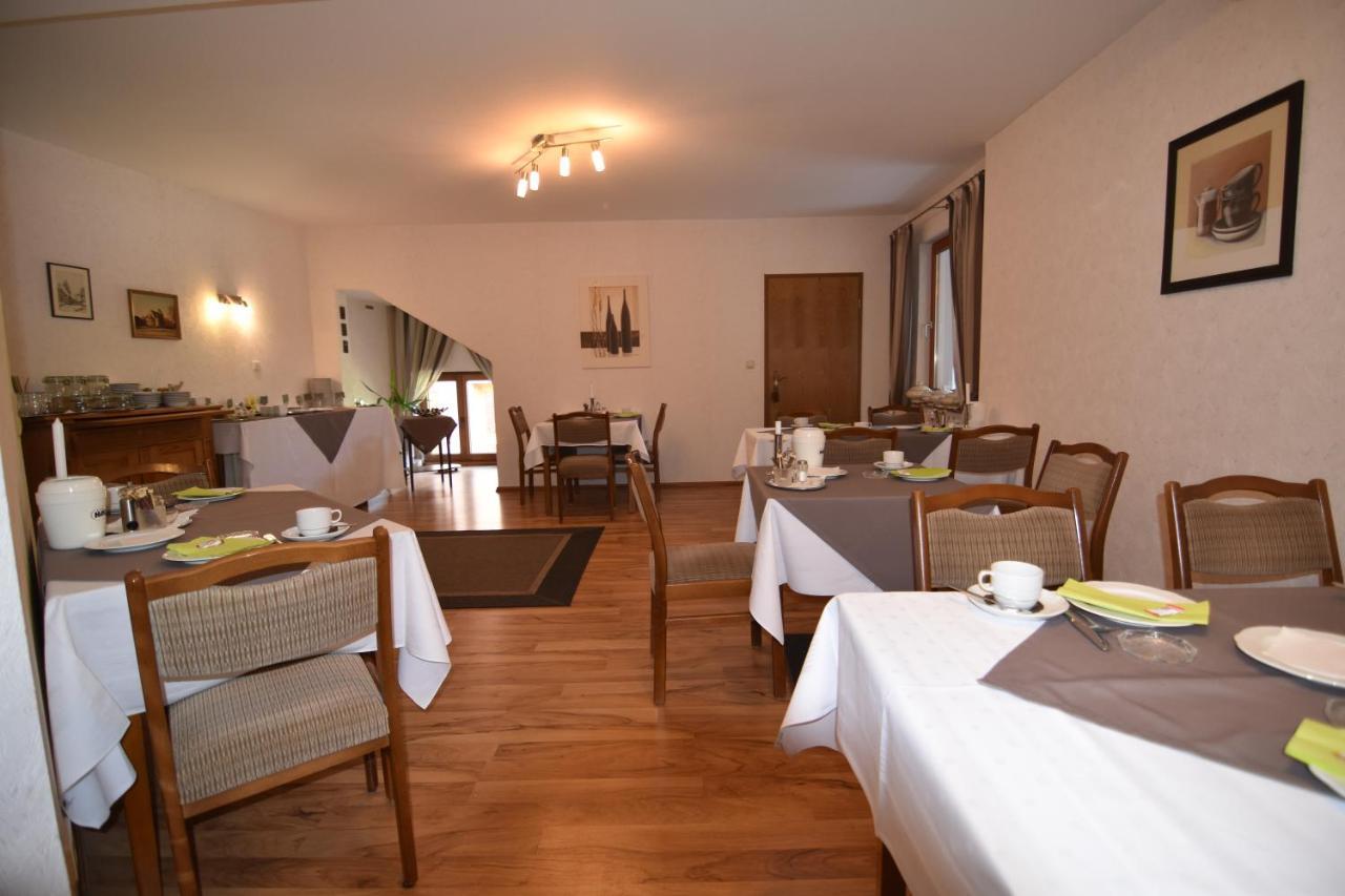 Gasthaus Deutsches Haus Garni ヴンストルフ エクステリア 写真
