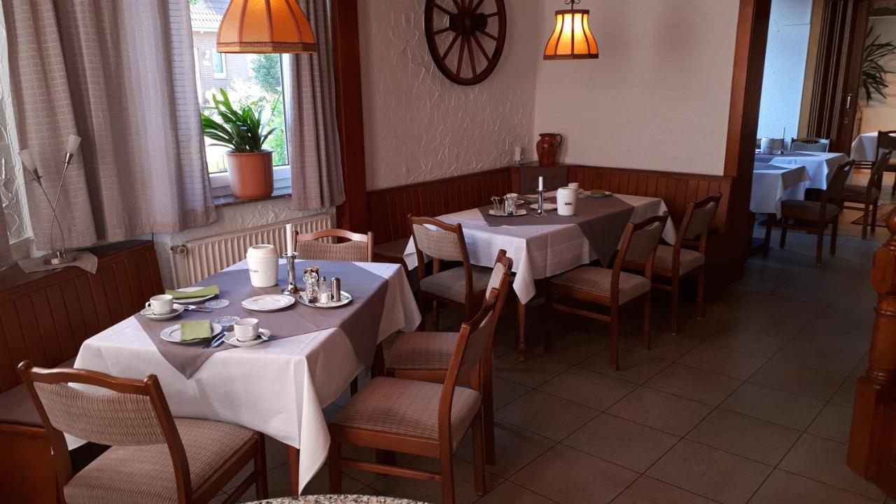 Gasthaus Deutsches Haus Garni ヴンストルフ エクステリア 写真